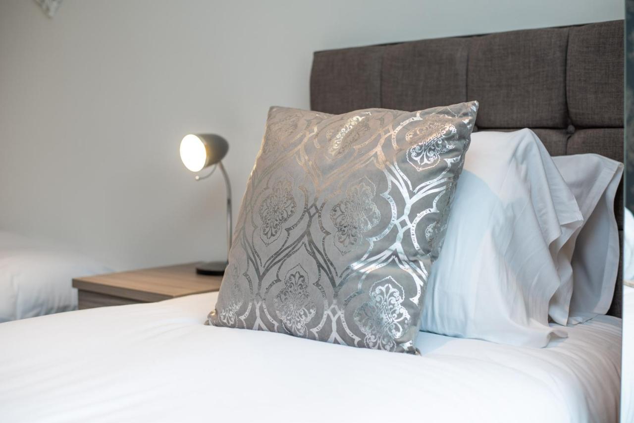 Pleasant In - Tv In Every Bedroom! Holiday home Swansea