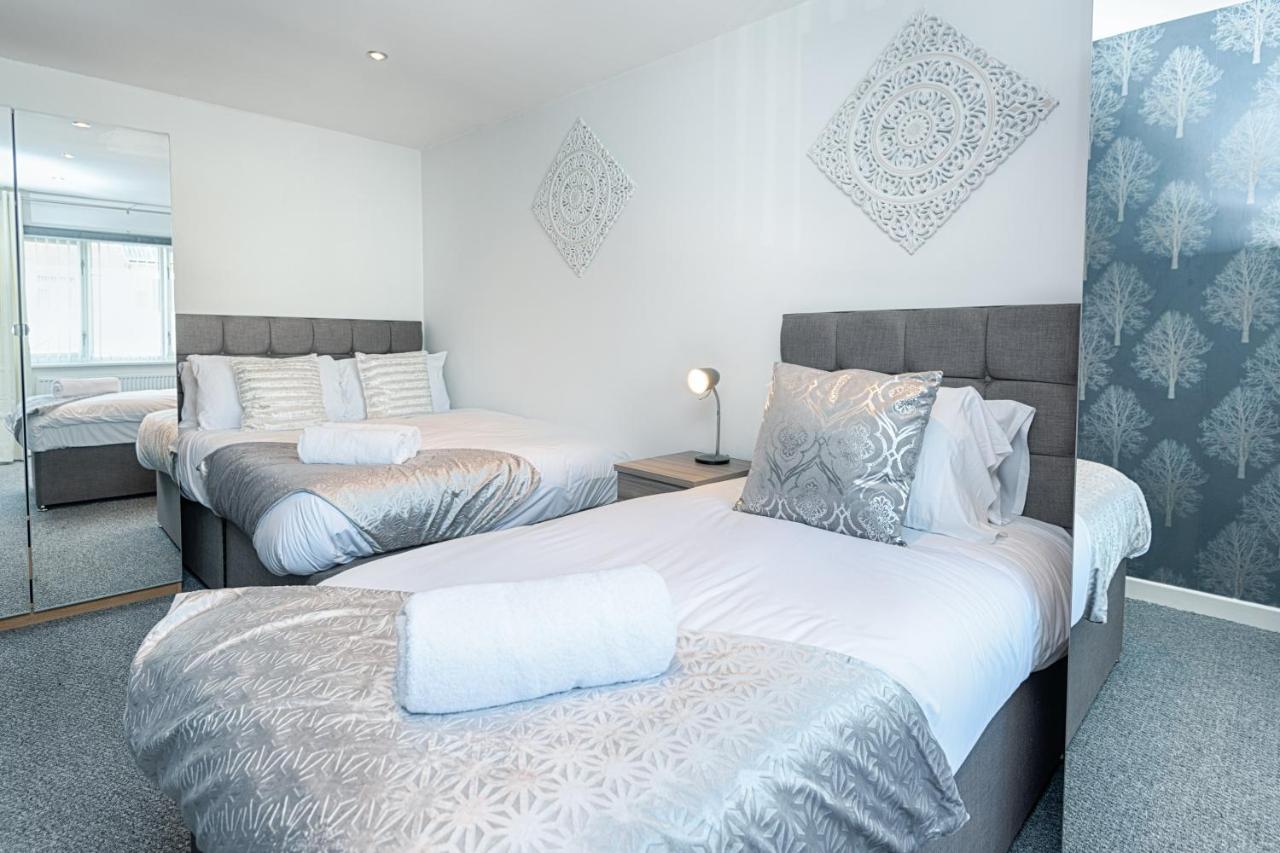 Pleasant In - Tv In Every Bedroom! * Swansea